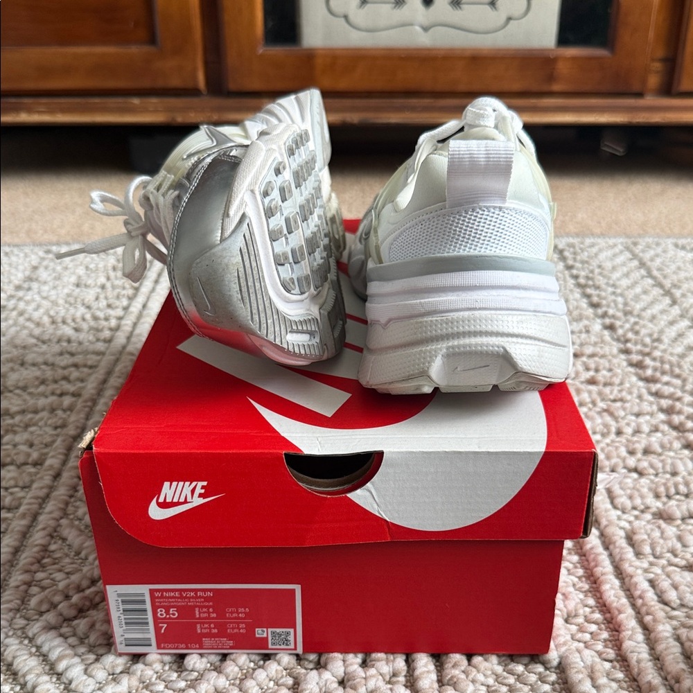 Womens Nike V2K Run